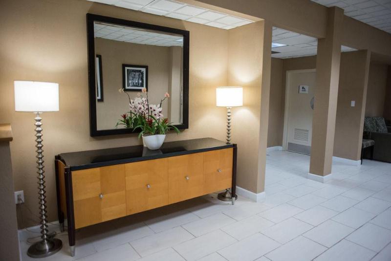 Quality Inn New Kensington Екстериор снимка