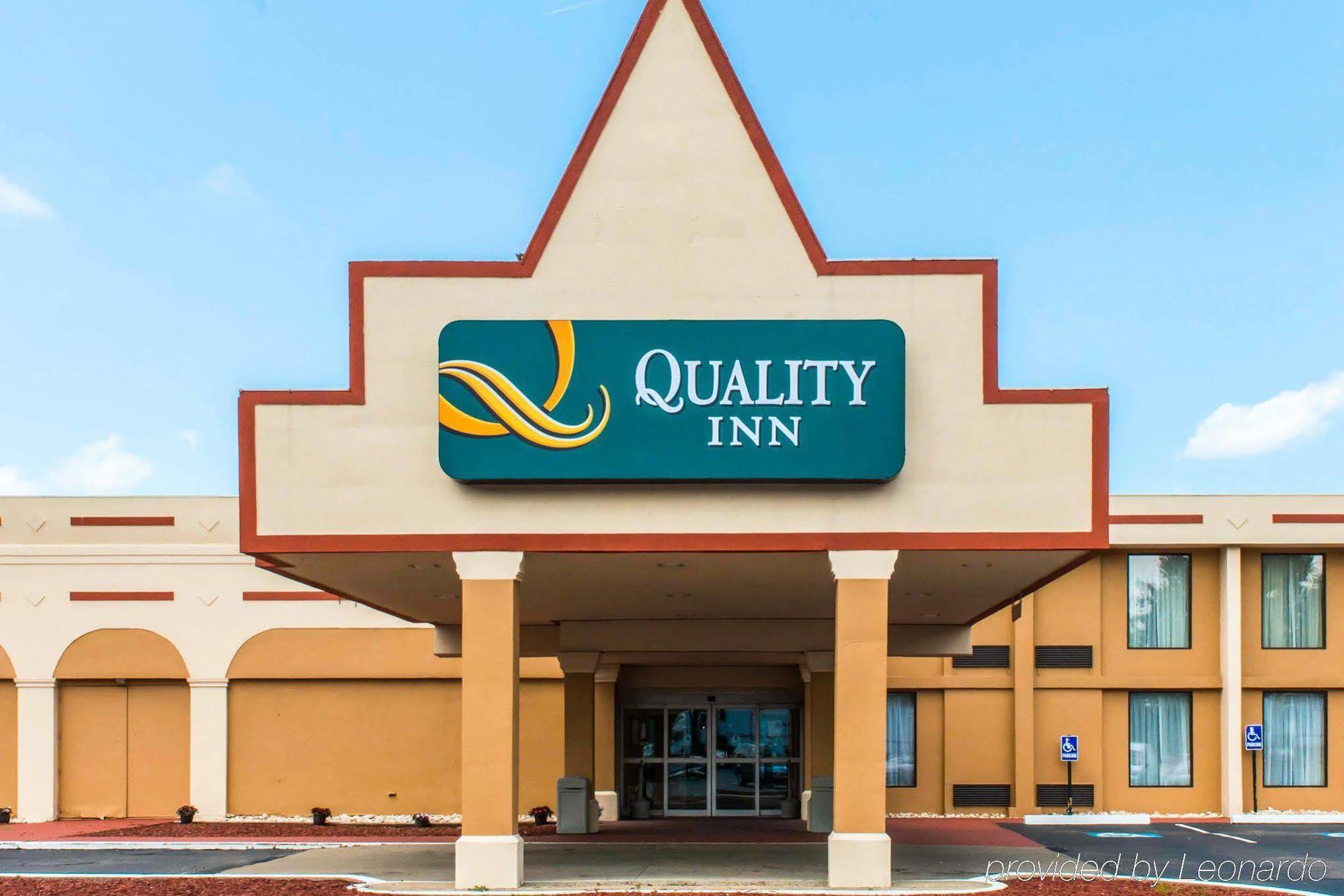 Quality Inn New Kensington Екстериор снимка