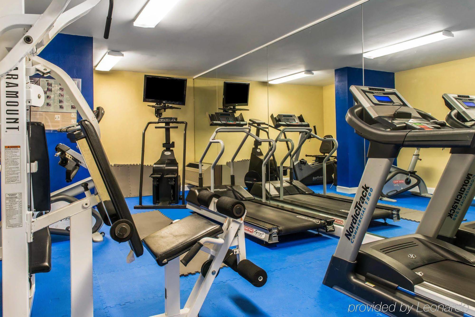 Quality Inn New Kensington Екстериор снимка